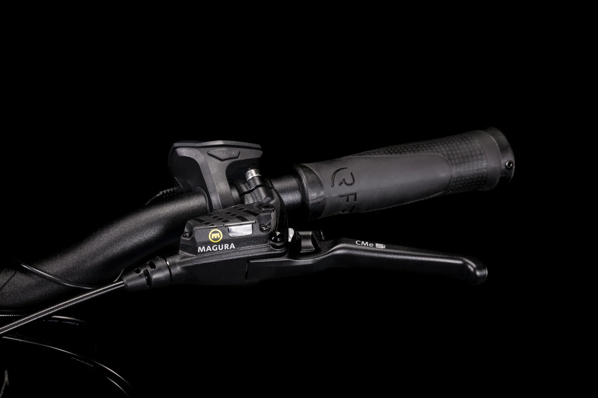 CUBE Cargo Sport Dual Hybrid 1000 Blue/Lime - Image 7