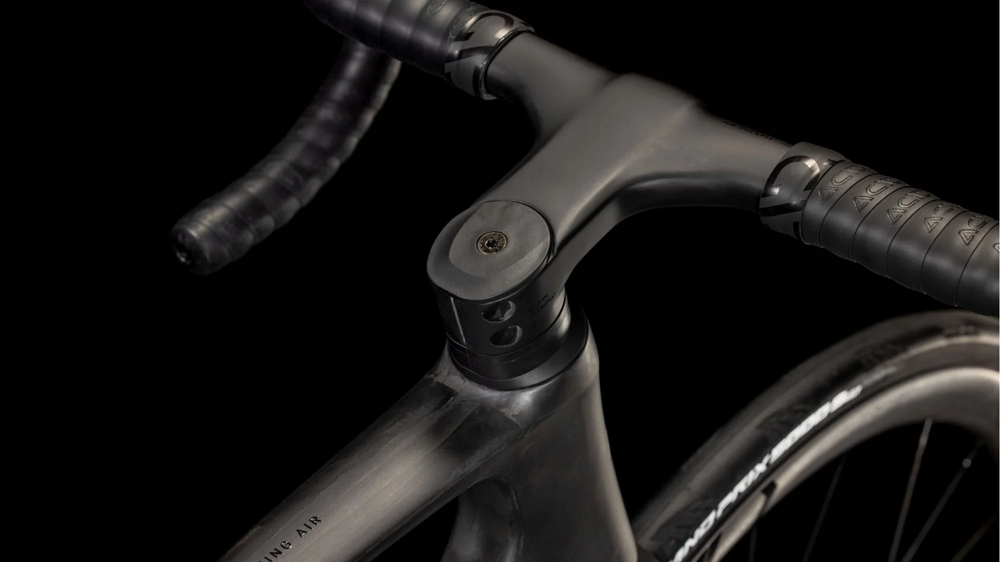 CUBE LITENING AIR C:68X RACE BLACKLINE - Image 3