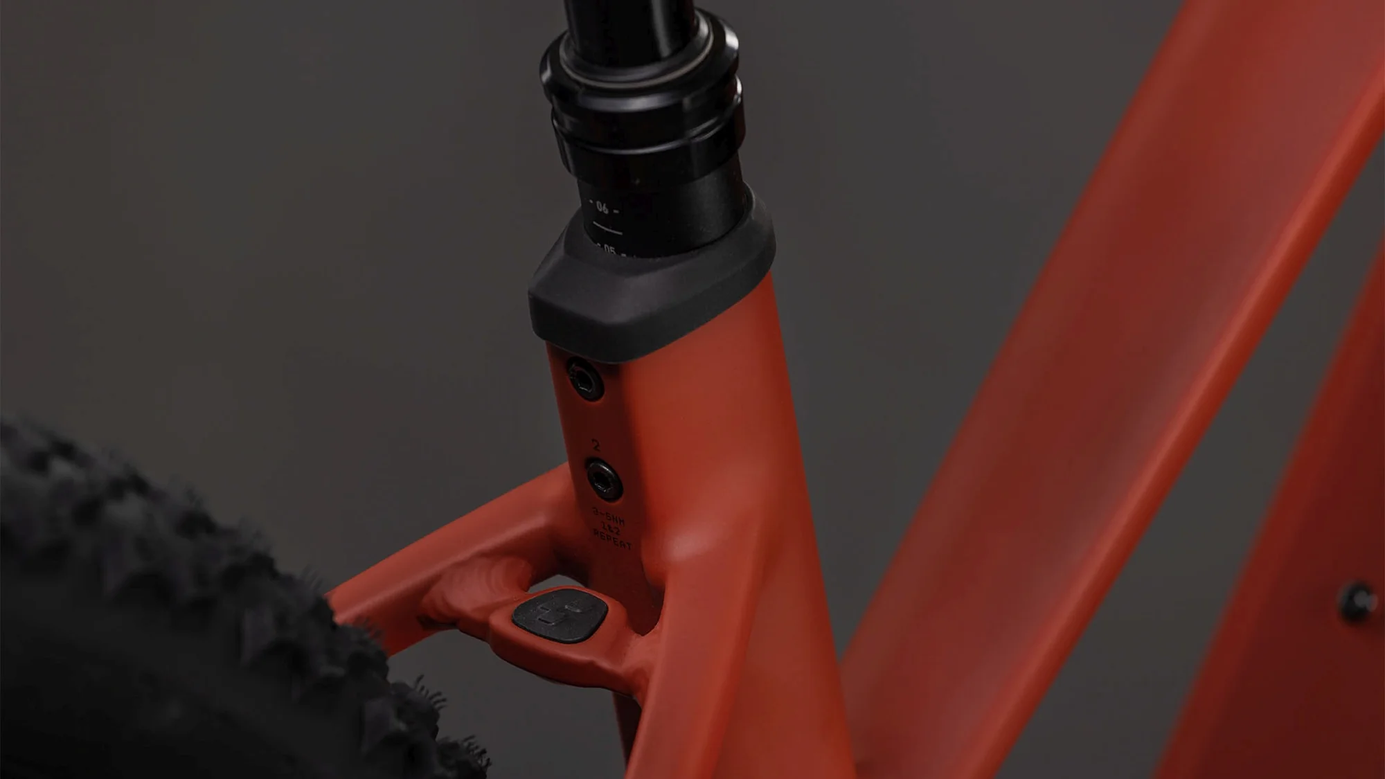 CUBE REACTION HYBRID RACE 800 AMBER/BLACK - Image 12