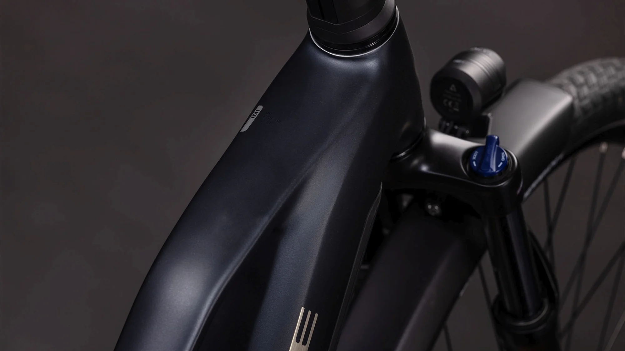 CUBE TOURING HYBRID ONE 600 COAL/CHROME - Image 10