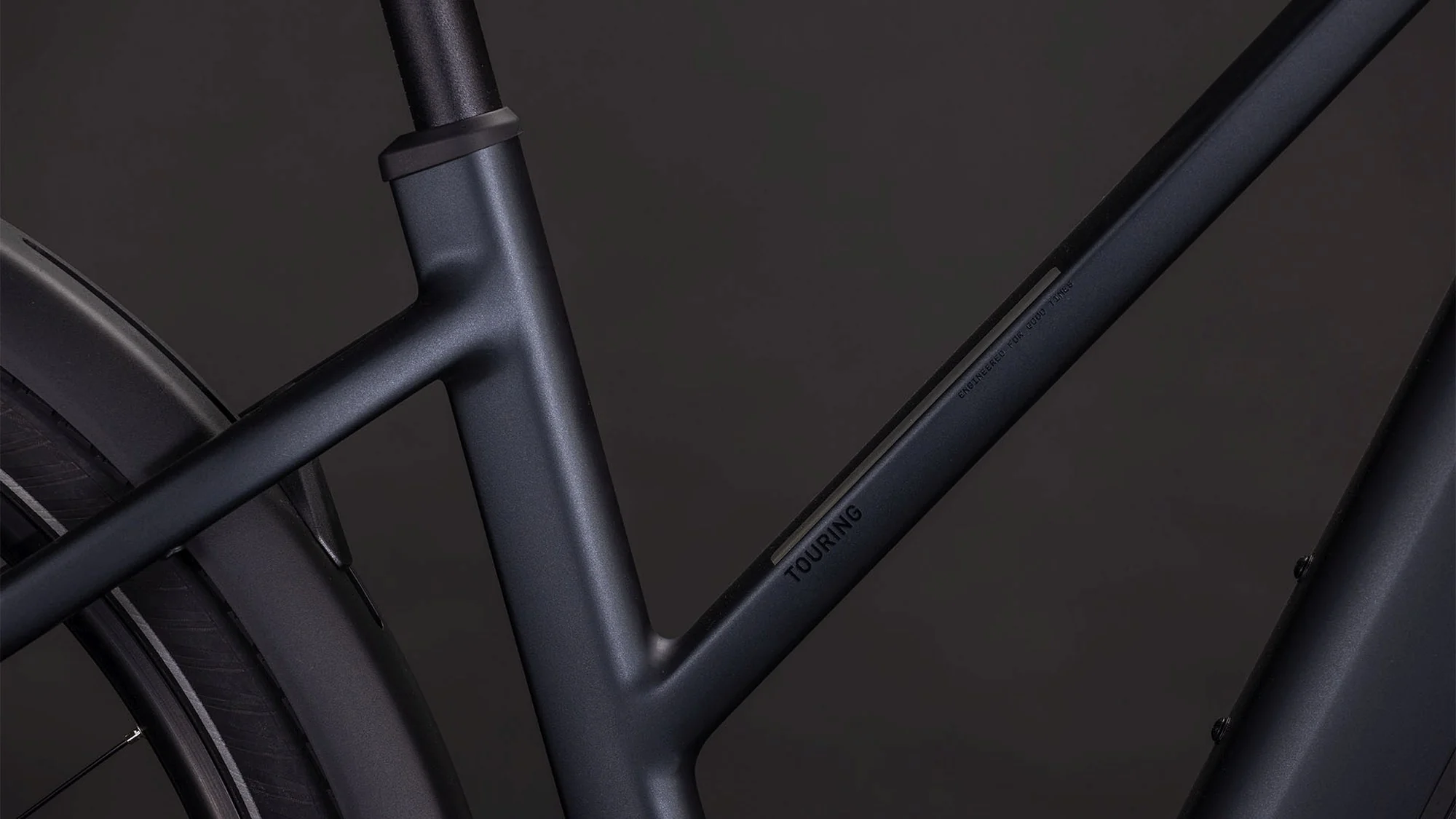 CUBE TOURING HYBRID ONE 600 COAL/CHROME - Image 13