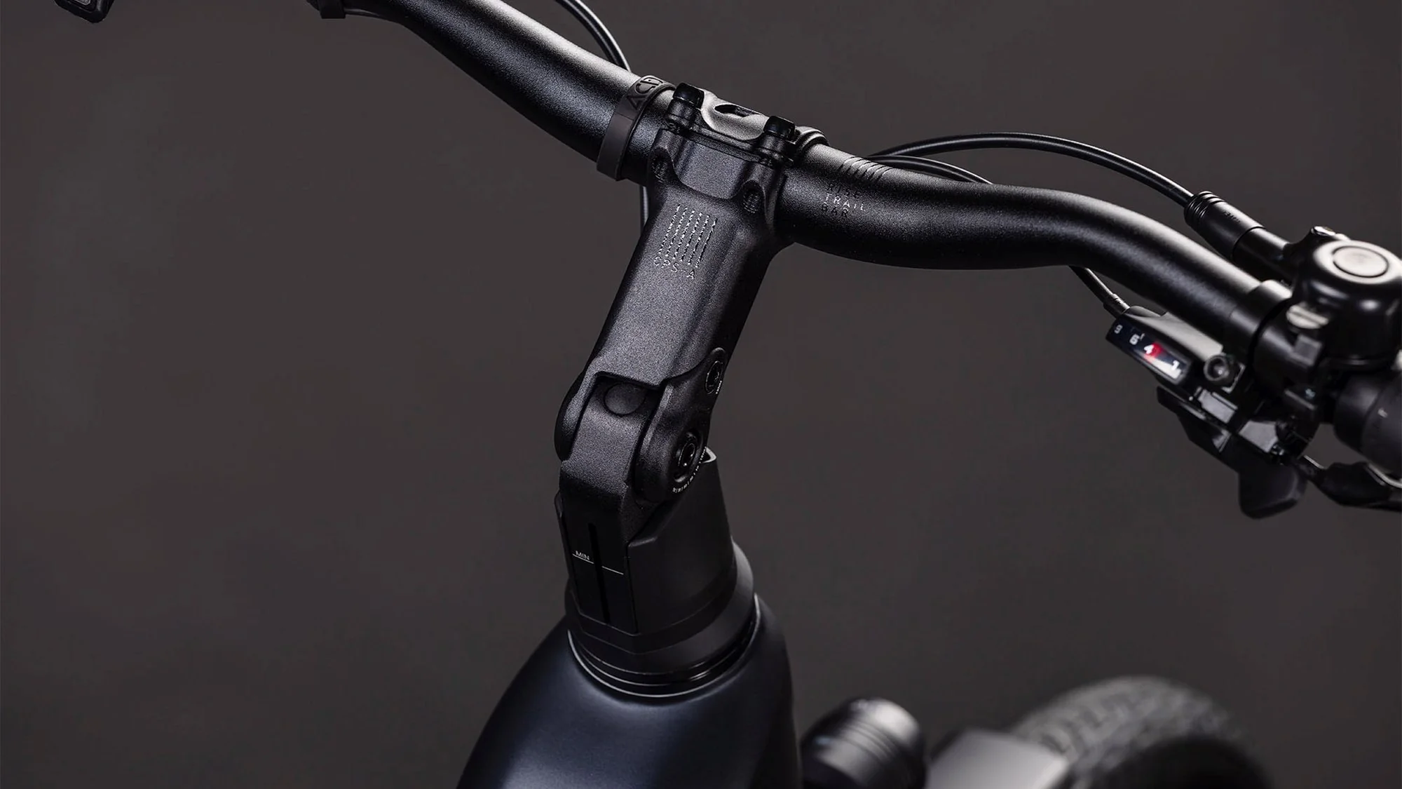 CUBE TOURING HYBRID ONE 600 COAL/CHROME - Image 18