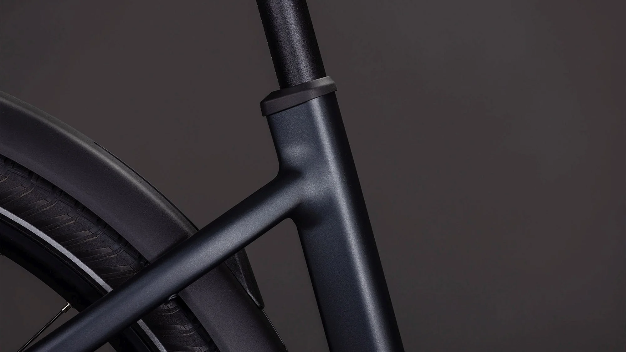 CUBE TOURING HYBRID ONE 600 COAL/CHROME - Image 20